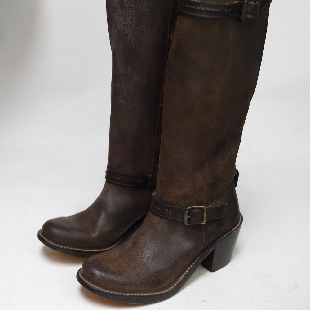 Frye Carmen 14L Inside Zip DarkBrown Boot Size 7.5